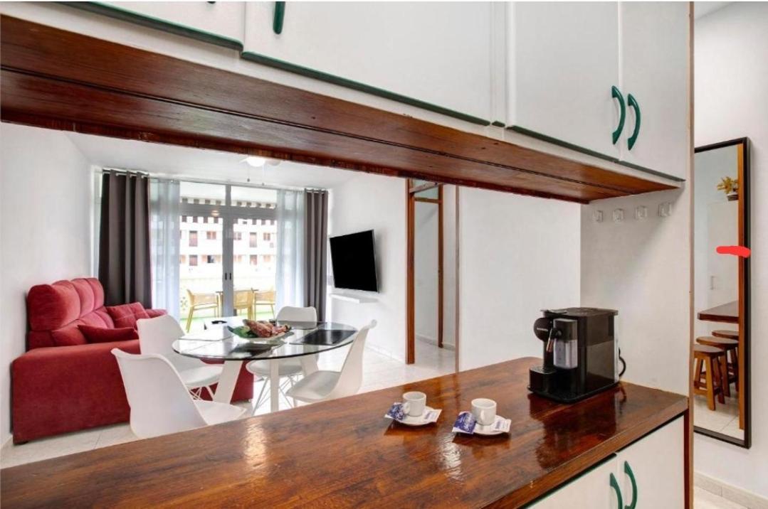 Fayser 108 Beachfront With Direct Pool Access From Terrace アロナ エクステリア 写真